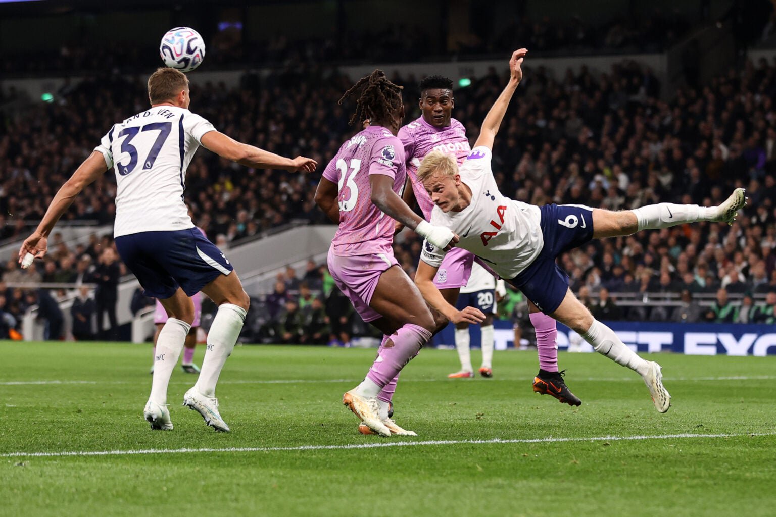Tottenham star Jan Paul van Hecke