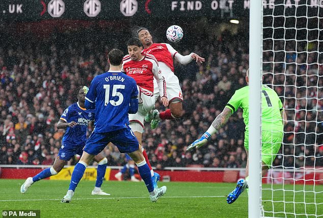 Gabriel scores Arsenal´s second goal (Adam Davy/PA)