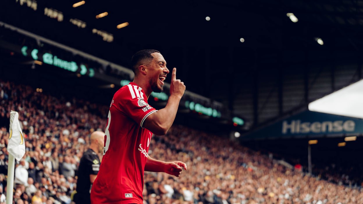 Youri Tielemans of Manchester United celebrates