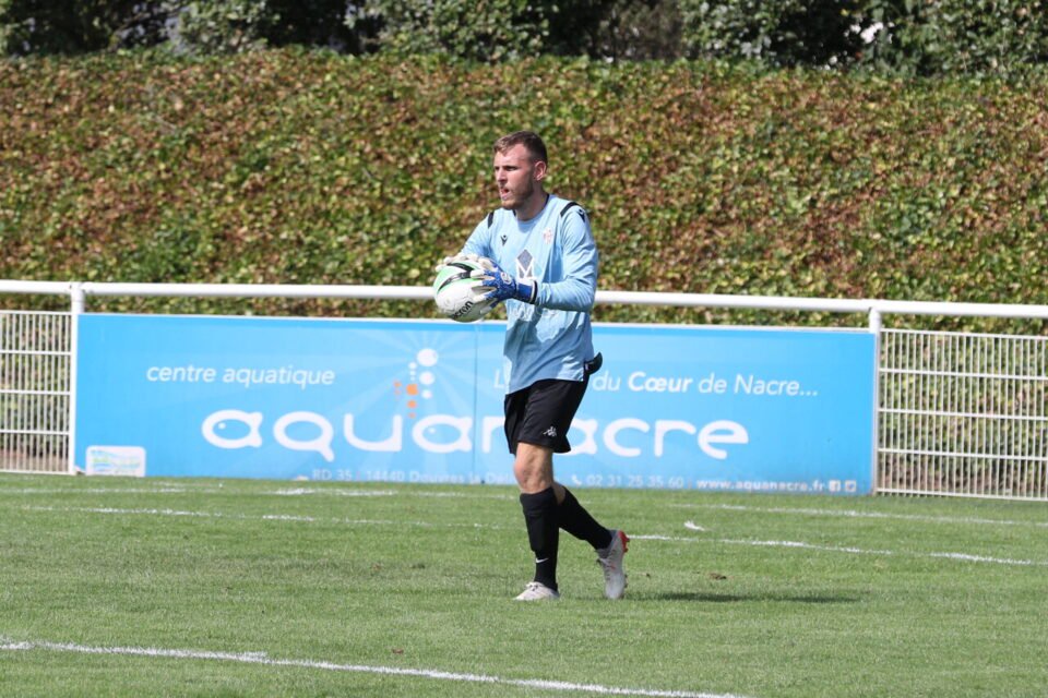 Julien Thierry Grenier a été déterminant dans la victoire de Douvres contre La Ferté Macé.