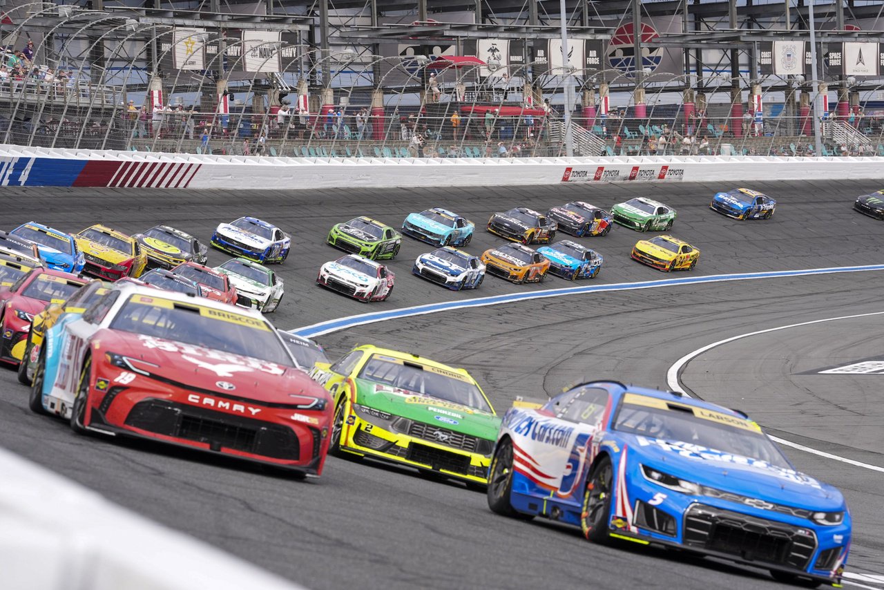 4 Reasons Fans Say NASCAR Viewership Isn’t Getting Better Despite The Chase Return