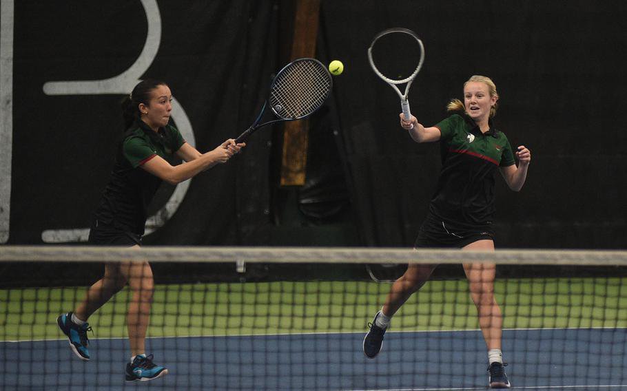 Leilani Dowling and Ylvi Kuster both play the ball