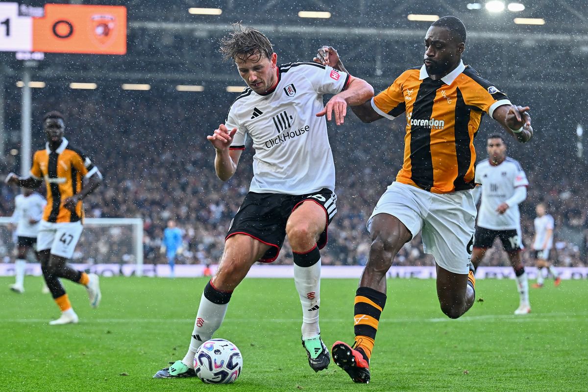 Sander Berge battles Semi Ajayi at Craven Cottage