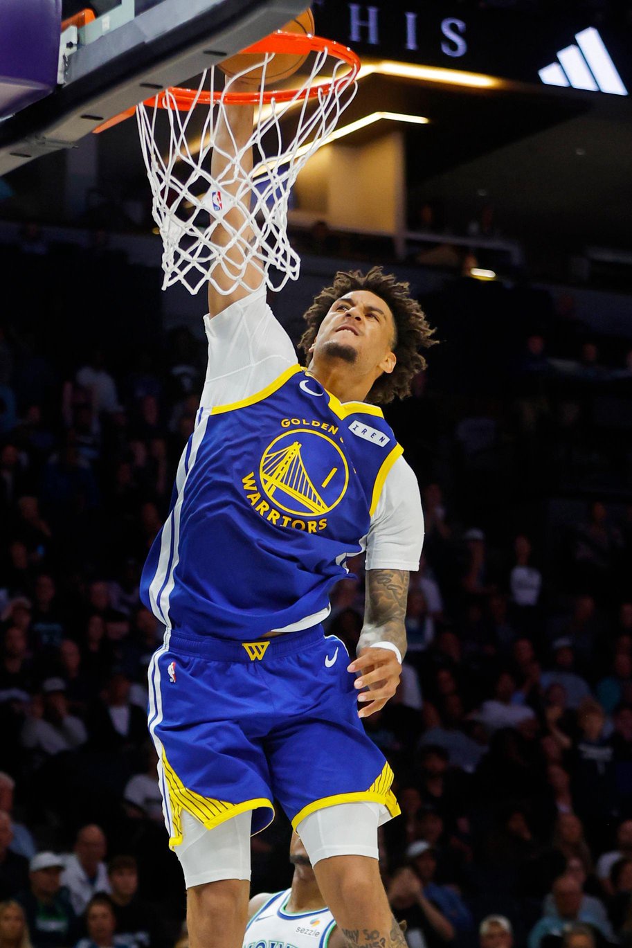 Golden State Warriors forward Yaxel Lendeborg dunks against the Minnesota Timberwolves.