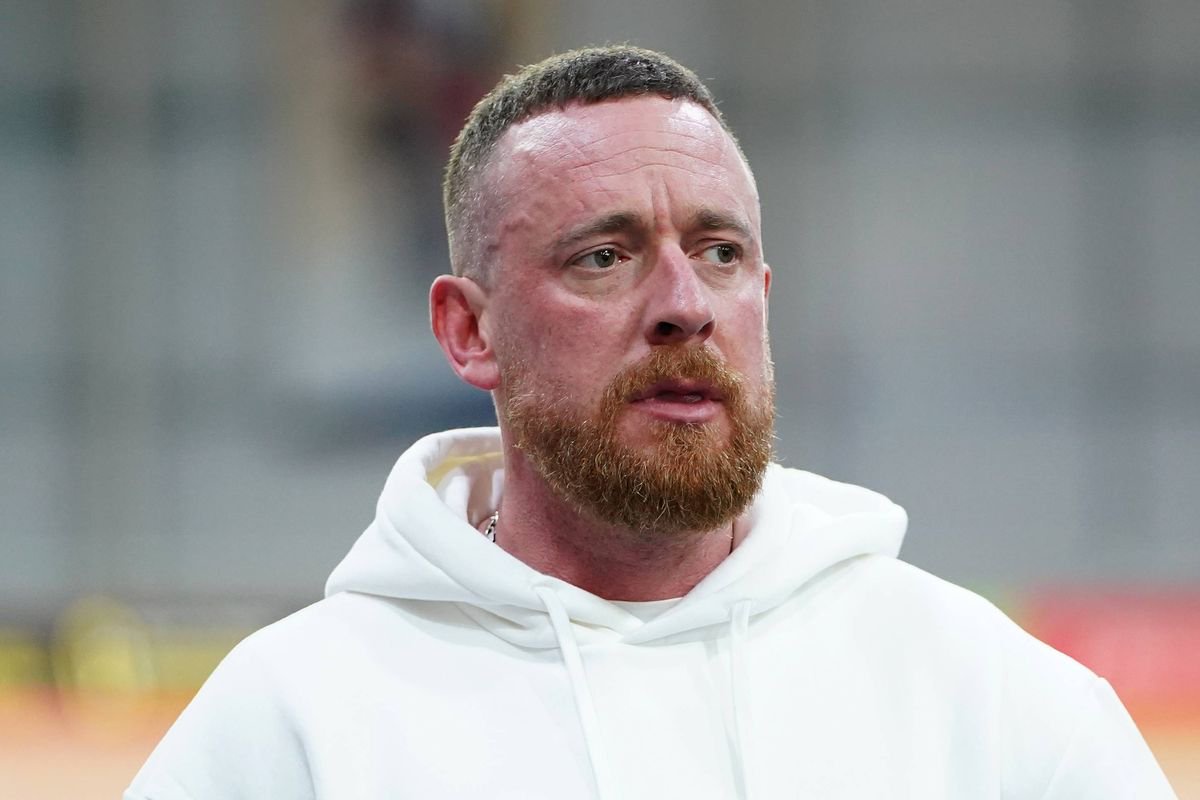 Sir Bradley Wiggins has thanked Lance Armstrong for his support in helping him battle drug addiction