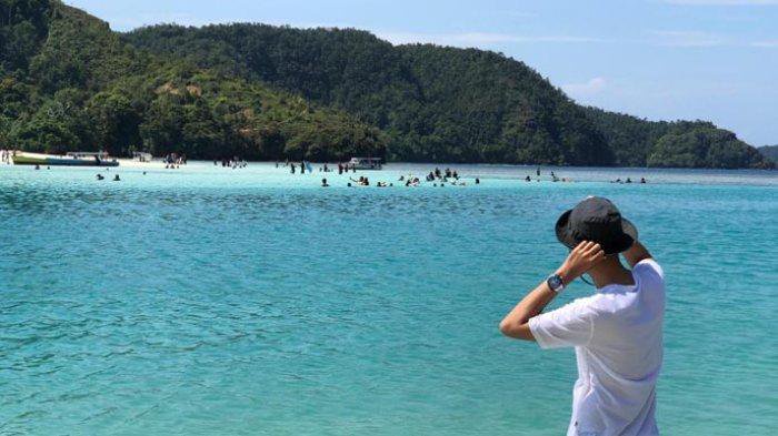 Pantai Pulau Kalimantung di Tapanuli, Sumatera Utara