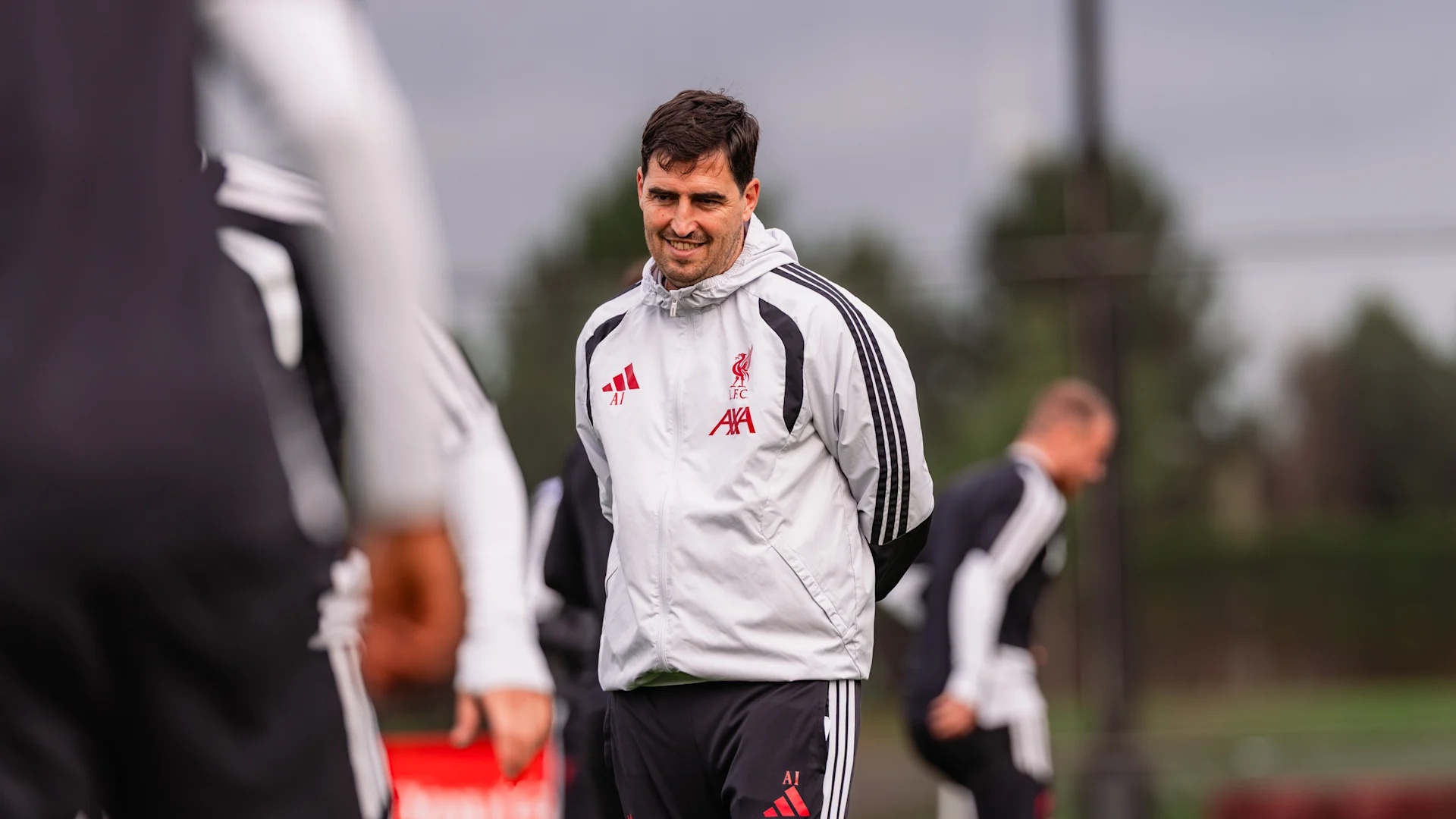 Andoni Iraola at training - 15/10/2026