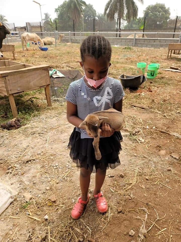 Meet Fuji King, Wasiu Ayinde, His Wife, Fathia Opeyemi,Children and His Aged Mother