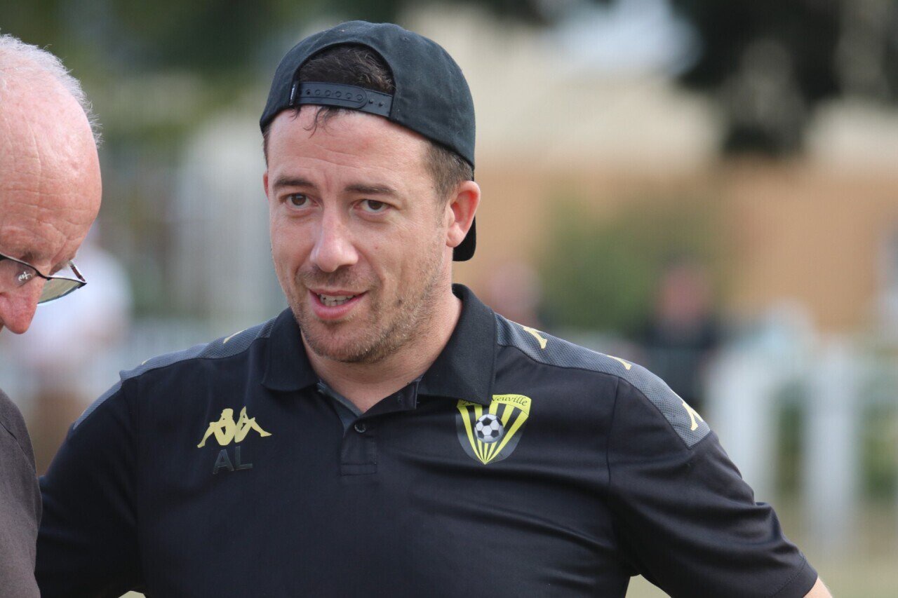 Un sacré défi se présente ce week-end à Neuville-sur-Sarthe (D1) qui rêve d'accéder à un mémorable 7ème tour de la Coupe de France de foot.
