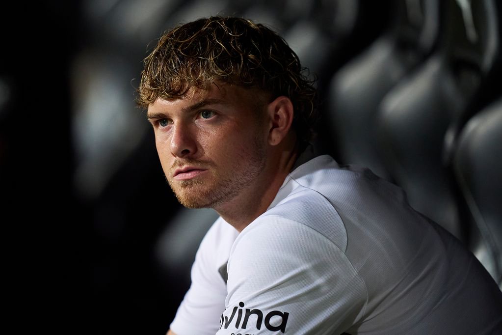 Harvey Elliott of Valencia CF looks on from the bench prior to the LaLiga EA Sports 2026/27 match between Valencia CF and Real Sociedad