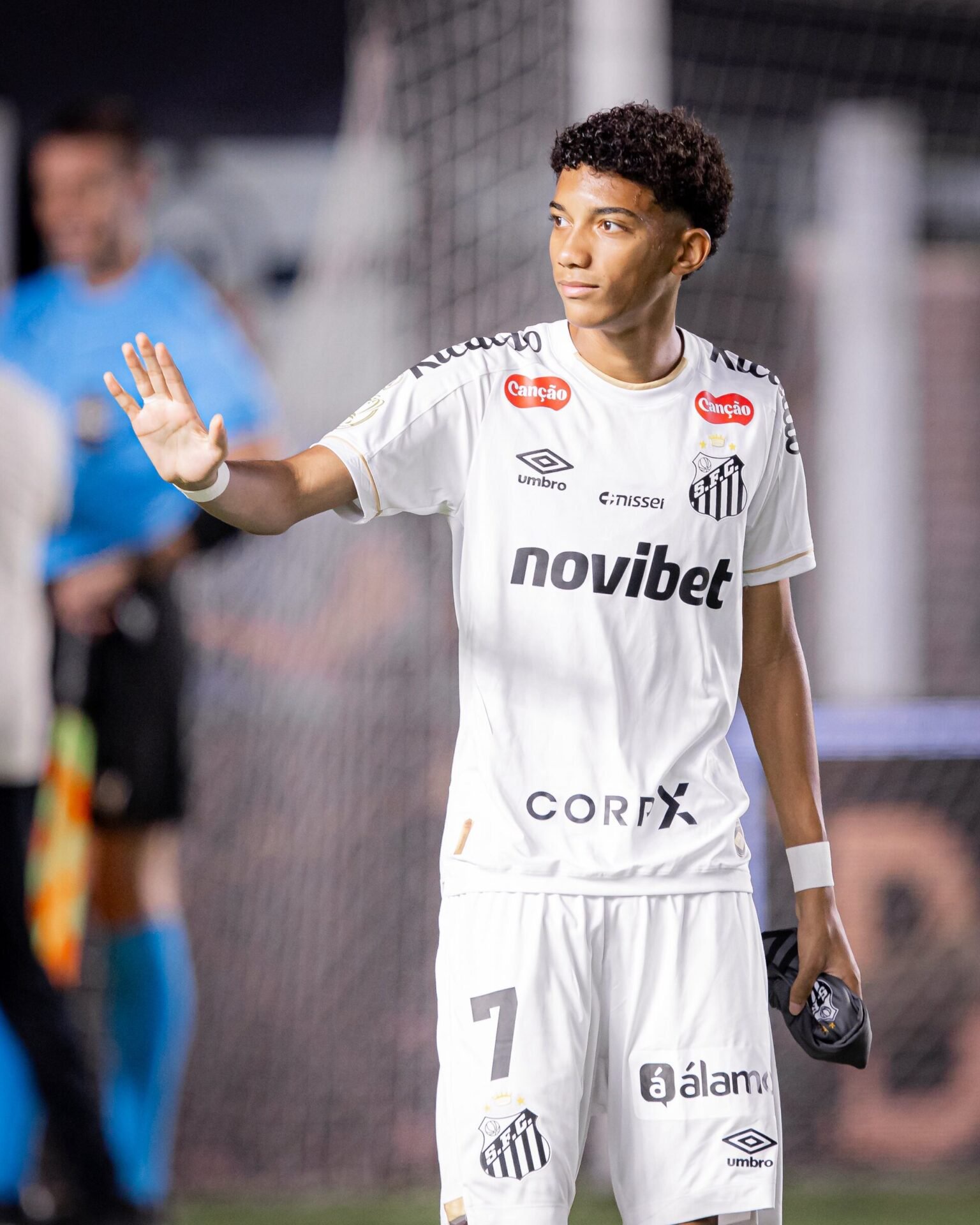 Robinho Jr em jogo do Santos - Foto: Raul Baretta/SFC.