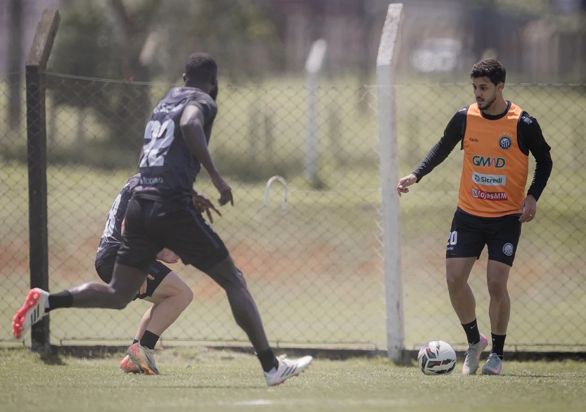 Operário-PR x Athletic Club: onde assistir ao vivo e prováveis escalações. Imagem: André Jonsson • OFEC