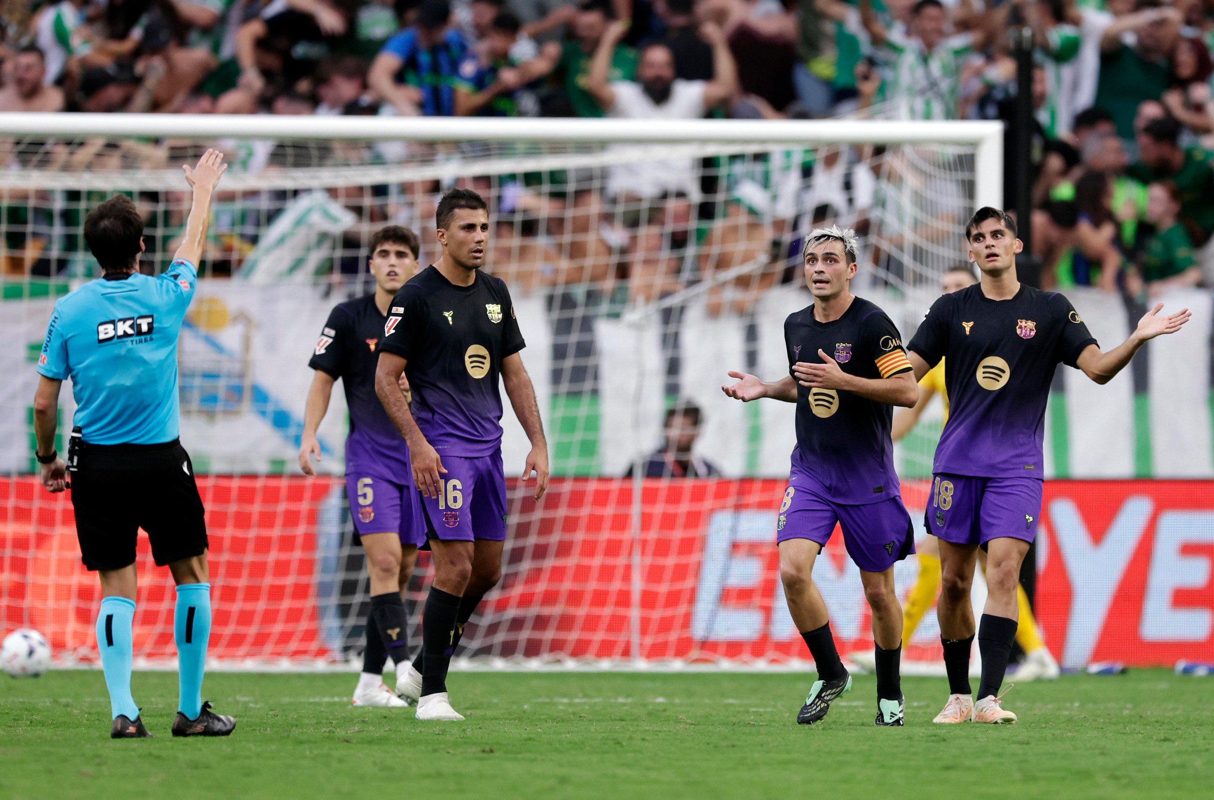 Real Betis v FC Barcelona - LaLiga EA Sports