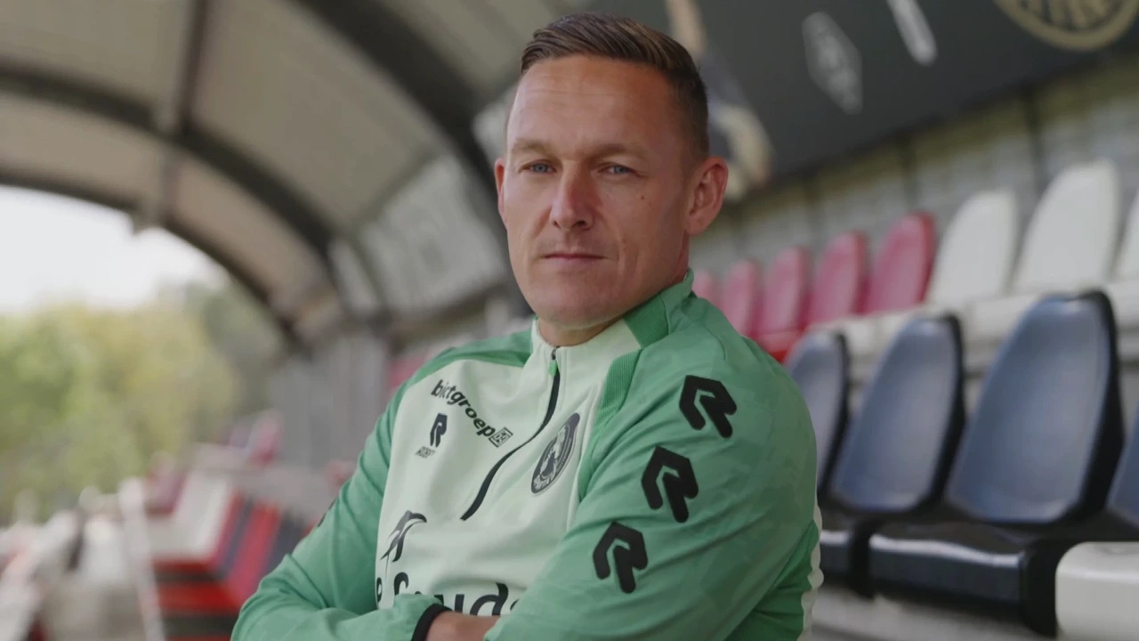 Toornstra op drempel 500ste eredivisiewedstrijd: 'Mijn debuut was in de ijstijd'