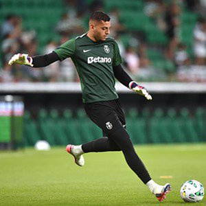 Kaique ganhou posição e deverá estrear-se no onze leonino para o campeonato - Foto: MIGUEL NUNES