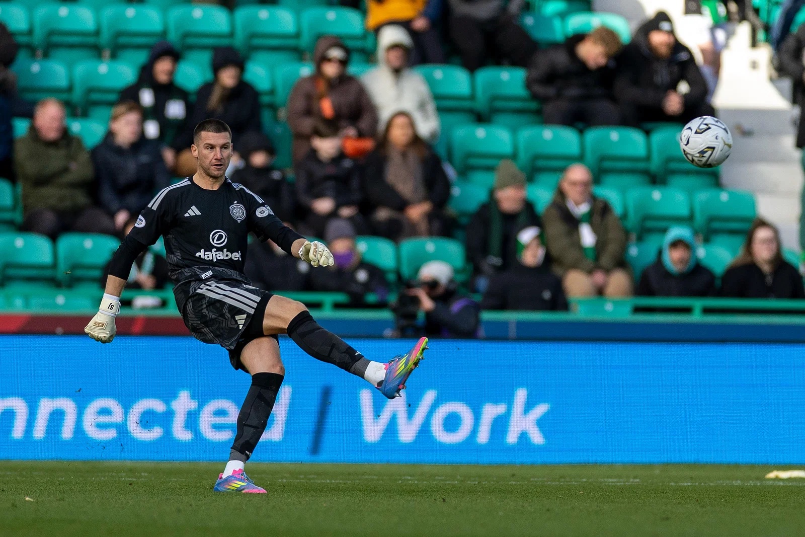"Blaming..." - Chris Sutton Has One Problem With Celtic Star’s Comments