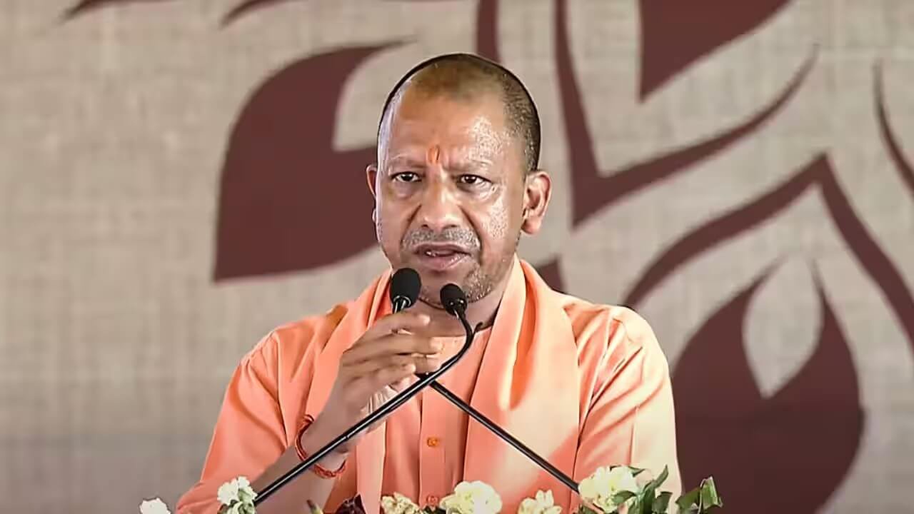 यूपी में भ्रष्टाचार के खिलाफ CM योगी की बड़ी कार्रवाई; घोटाले में लिप्त पाए जाने पर SDM समेत दो वरिष्ठ अफसर निलंबित