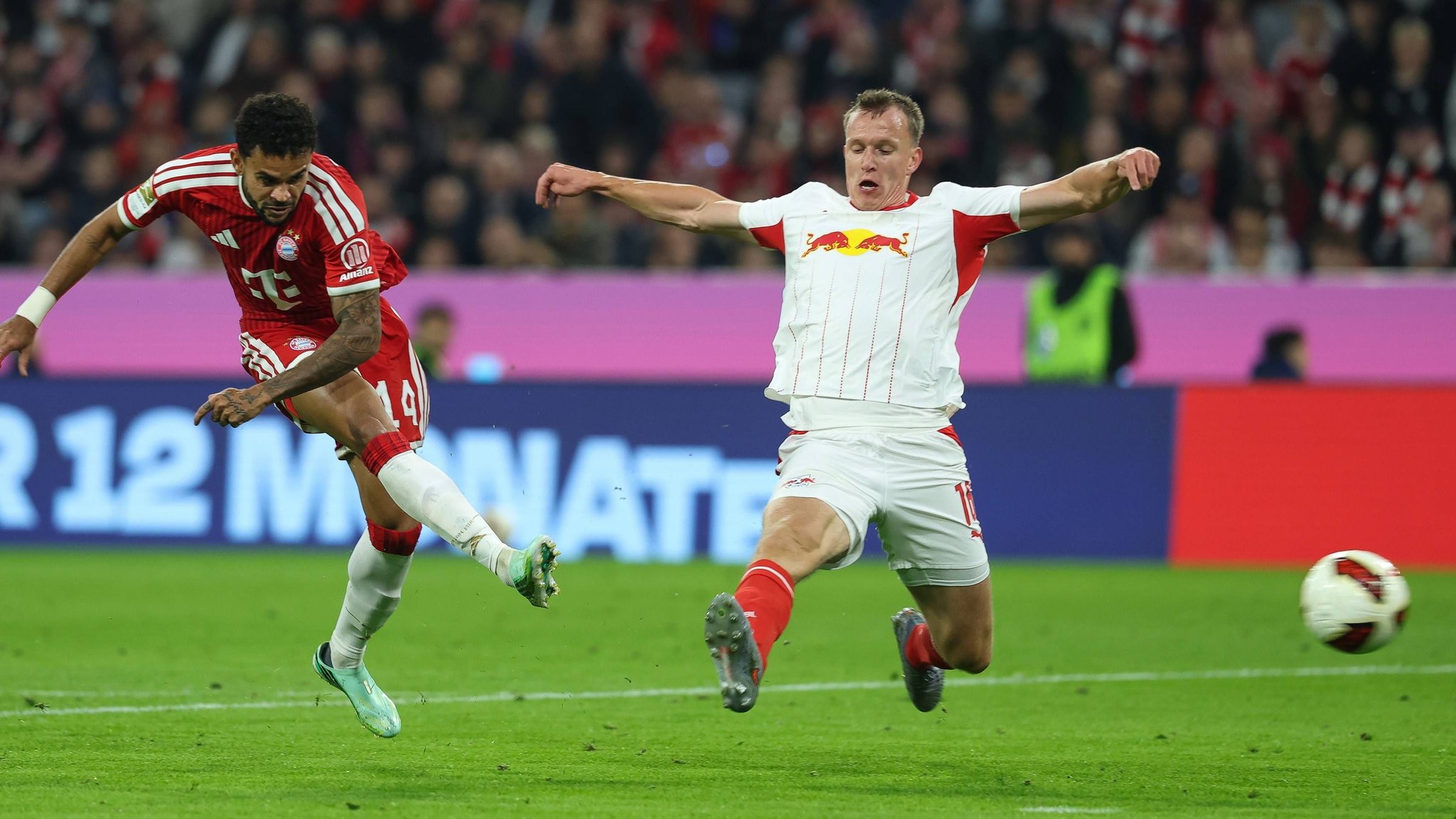 Überfordert: Lukas Kostermann gegen Luis Diaz.
