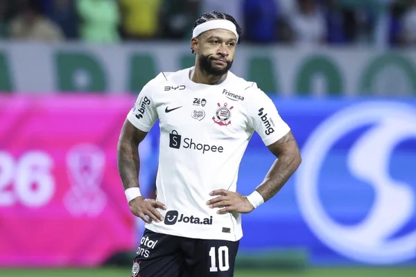 Corinthians informa lesões de Memphis Depay e Gabriel Paulista - destaque galeria