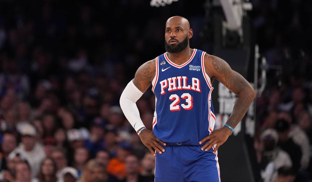 Ungrateful Diva LeBron James Disrespects the National Anthem at Madison Square Garden