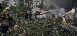‘Catastrophic moment’: Russia advances on key city in Ukraine