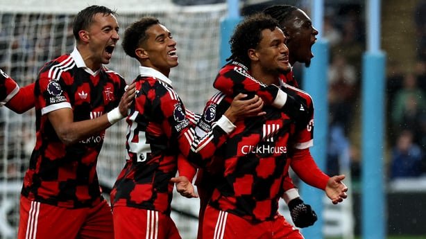Oscar Bobb of Fulham celebrates scoring his team's first goal with teammates during the Premier League 2026/27 match between Coventry City and Fulham at The Coventry Building Society Arena on October 24, 2026 in Coventry, England. 