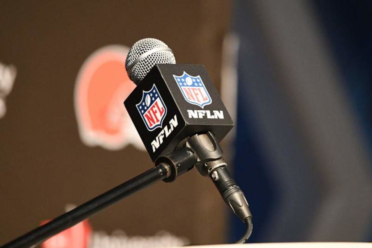 October 26, 2025 Foxborough, Massachusetts, USA A close up view of the NFL, American Football Herren, USA Network logo on a microphone after the game between the Cleveland Browns and the New England Patriots at Gillette Stadium, in Foxborough, Massachusetts. /CSM Foxborough United States of America – ZUMAc04_ 20251026_zma_c04_676 Copyright: xEricaxDenhoffx ©IMAGO/ZUMA Press Wire