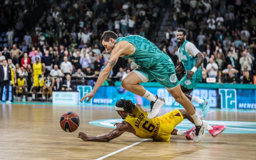 Portfolio : revivez la victoire de l’Elan Béarnais sur Limoges en images