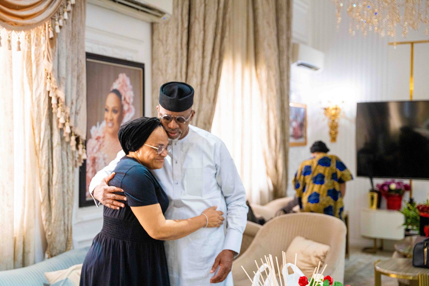 Ogun State Governor, Prince Dapo Abiodun, pays condolence visit to the Ajimobi family following the tragic loss of their daughter, Abisola Kola-Daisi