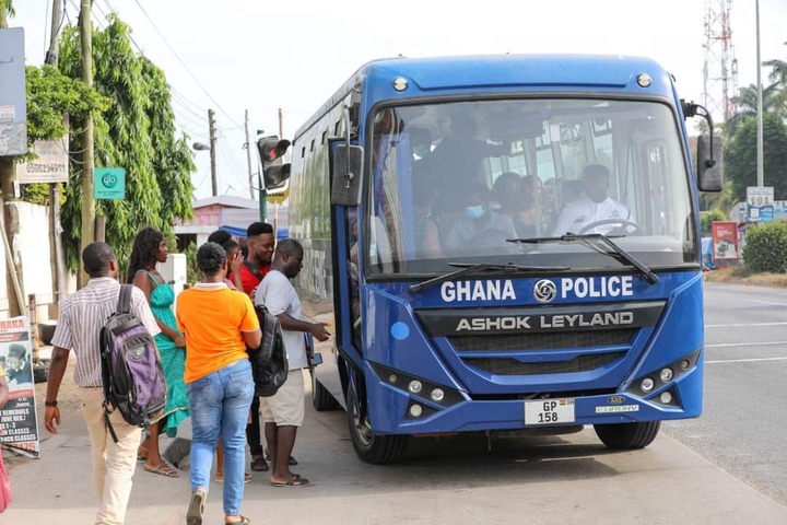 Photos: Ghanaians praise IGP Dampare for providing transport to stranded passengers amidst strike. 63