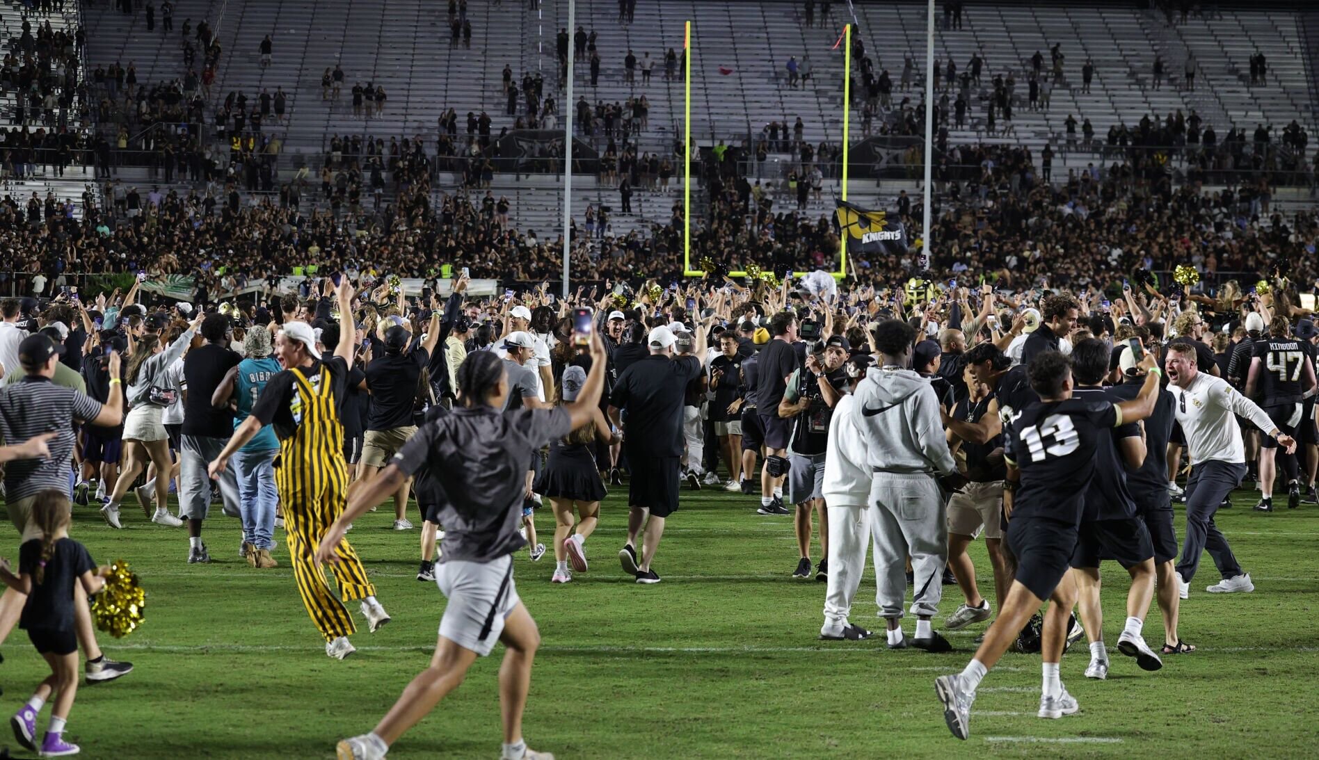 Big 12 flop, Texas fight lead college football winners and losers from Week 8