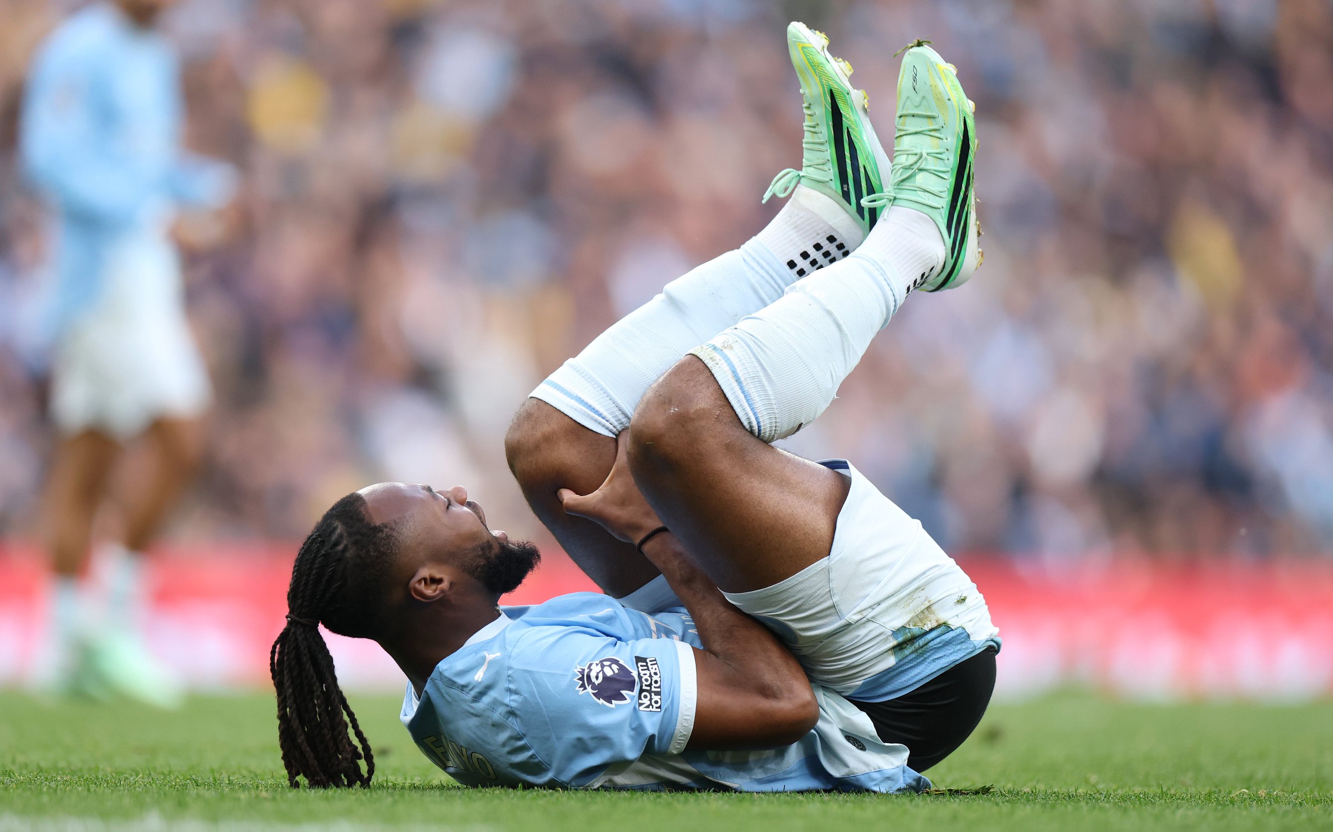 Antoine Semenyo appeared to pick up a knee injury (Getty)