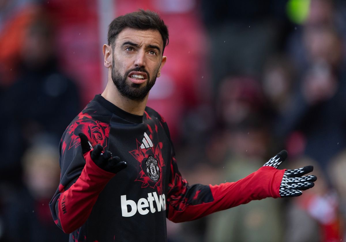 Bruno Fernandes of Manchester United warms up before the Premier League 2026/27 match between Manchester United and AFC Bournemouth at Old Trafford on October 25, 2026 in Manchester, England