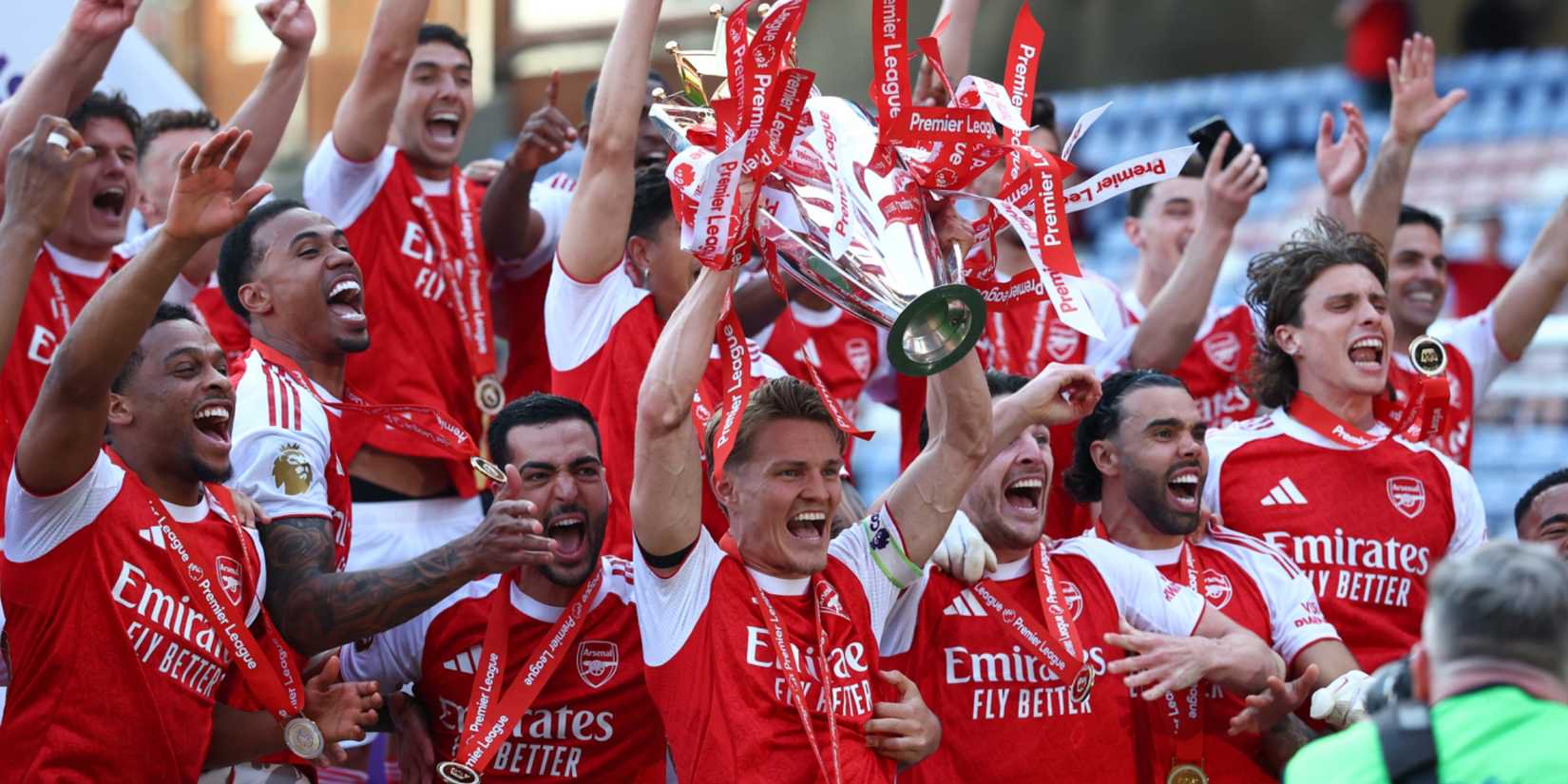 Arsenal lift the Premier League trophy