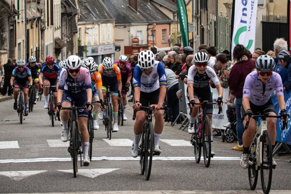 L'arrivée de la première étape du Tour de l'Orne féminin de 2025, à Rémalard-en-Perche