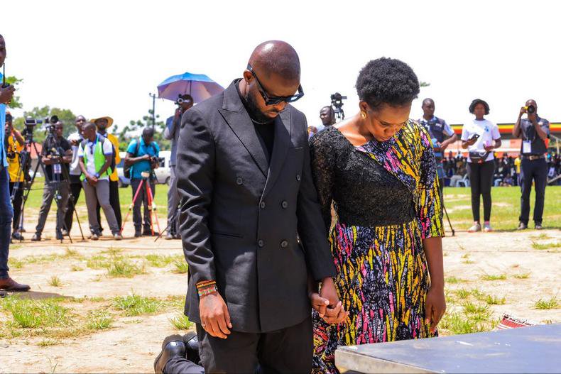 Eddy Kenzo and Nyamutoro praying