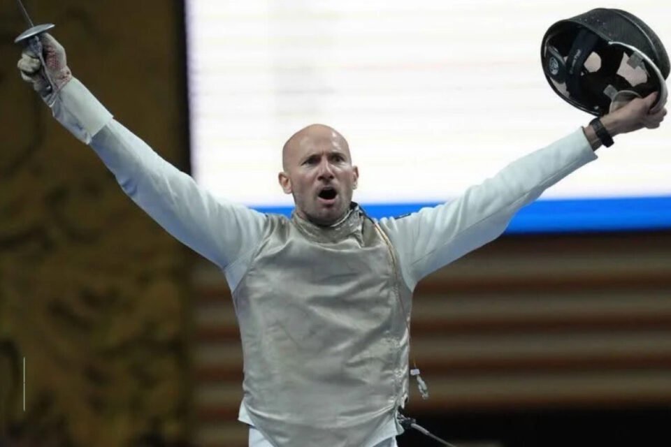 Jordan Moine a été sacré champion du monde de fleuret vétérans.