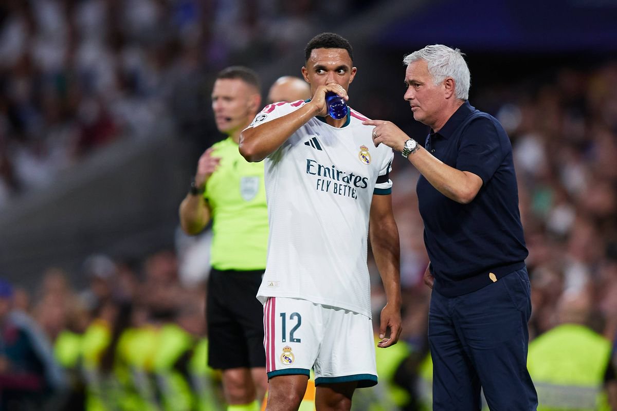 Trent Alexander-Arnold of Real Madrid receives instructions from head coach Jose Mourinho during the UEFA Champions League 2026/27 League Phase MD1 match between Real Madrid C.F. and FC Internazionale Milano at Estadio Santiago Bernabeu