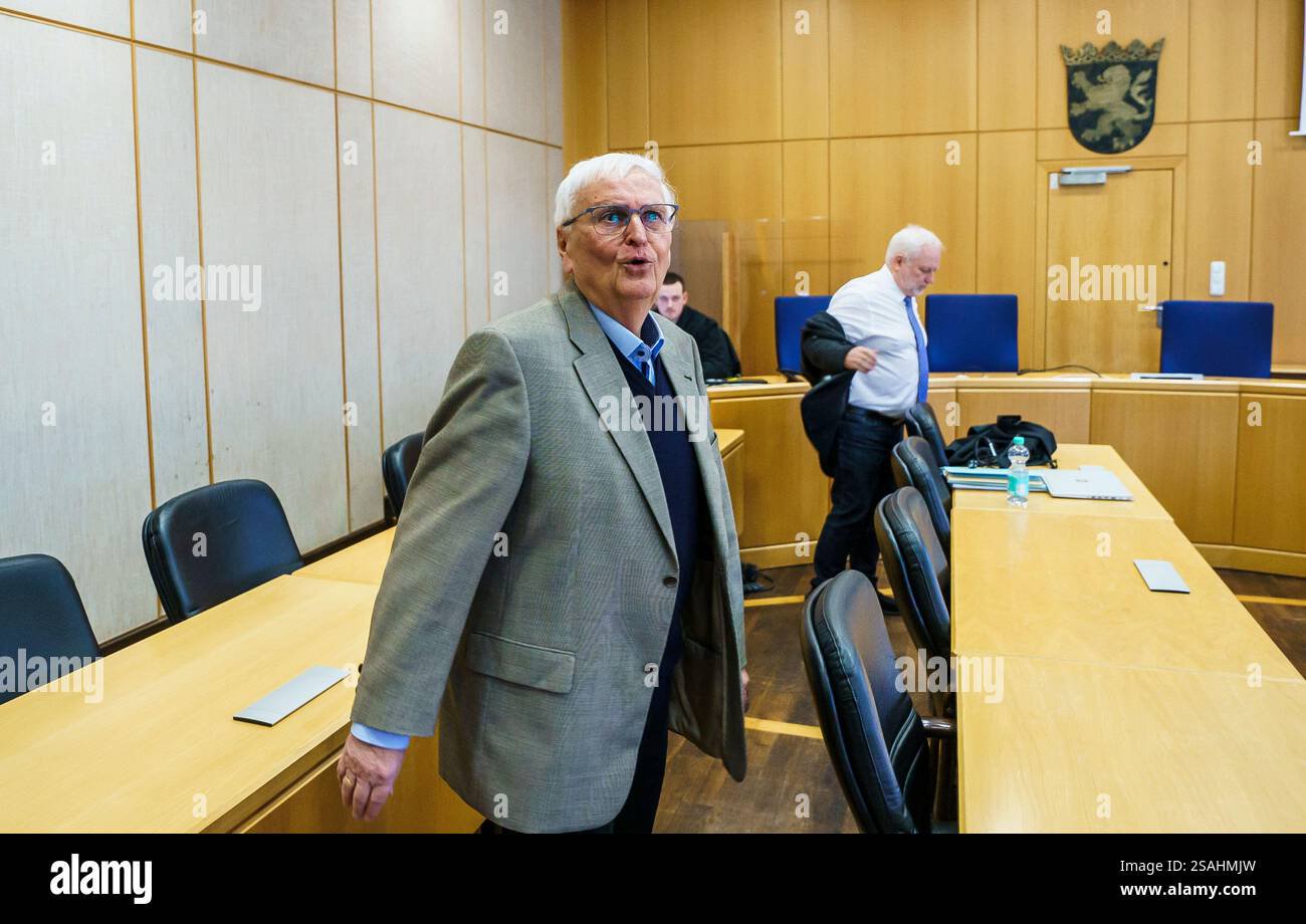 DFB pauses lawsuit against Theo Zwanziger