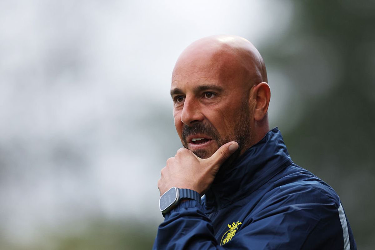 KIRKBY, ENGLAND - OCTOBER 20: Pepe Reina, Head Coach of Villarreal CF, looks on before the UEFA Youth League 2026/27 match between Liverpool and Villarreal at Liverpool FC Academy on October 20, 2026 in Kirkby, England.  (Photo by Lewis Storey/Getty Images)