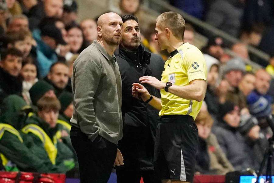 Arsenal's Carabao Cup clash with Fleetwood delayed due to drone