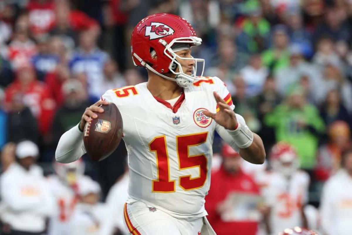 Oct 25, 2026; Seattle, Washington, USA; Kansas City Chiefs quarterback Patrick Mahomes (15) looks to pass the ball against the Seattle Seahawks during the first quarter at Lumen Field. © Joe Nicholson-Imagn Images