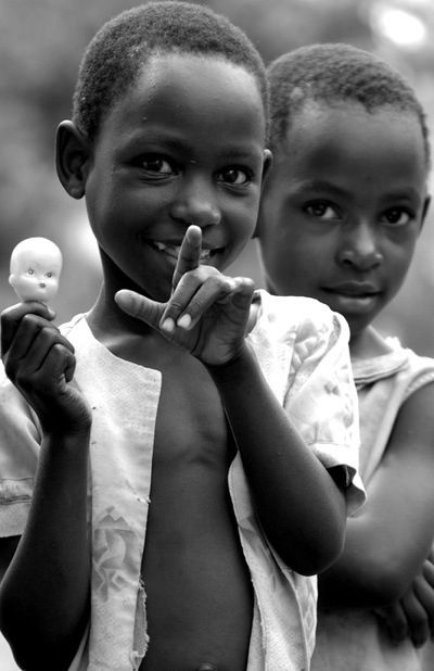 What are you guys talking about? | African children, World photography, Kids  portraits
