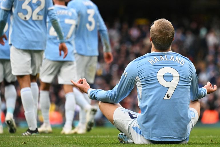 Manchester City's Norwegian striker #09 Erling Haaland celebrates scoring the team's third goal during the English Premier League football match between Manchester City and Ipswich Town at the Etihad Stadium in Manchester, north west England, on October 17, 2026. (Photo by Oli SCARFF / AFP) / RESTRICTED TO EDITORIAL USE. NO USE WITH UNAUTHORIZED AUDIO, VIDEO, DATA, FIXTURE LISTS, CLUB/LEAGUE LOGOS OR 'LIVE' SERVICES. ONLINE IN-MATCH USE LIMITED TO 120 IMAGES. AN ADDITIONAL 40 IMAGES MAY BE USED IN EXTRA TIME. NO VIDEO EMULATION. SOCIAL MEDIA IN-MATCH USE LIMITED TO 120 IMAGES. AN ADDITIONAL 40 IMAGES MAY BE USED IN EXTRA TIME. NO USE IN BETTING PUBLICATIONS, GAMES OR SINGLE CLUB/LEAGUE/PLAYER PUBLICATIONS. /