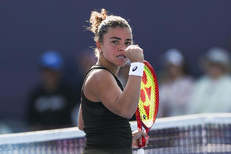 Jasmine Paolini defeats Anhelina Kalinina at Ningbo Open