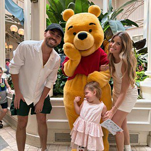 Bernardo Silva, Inês Degener Tomaz e a filha Carlota (Foto: Inês Degener Tomaz/Instagram)