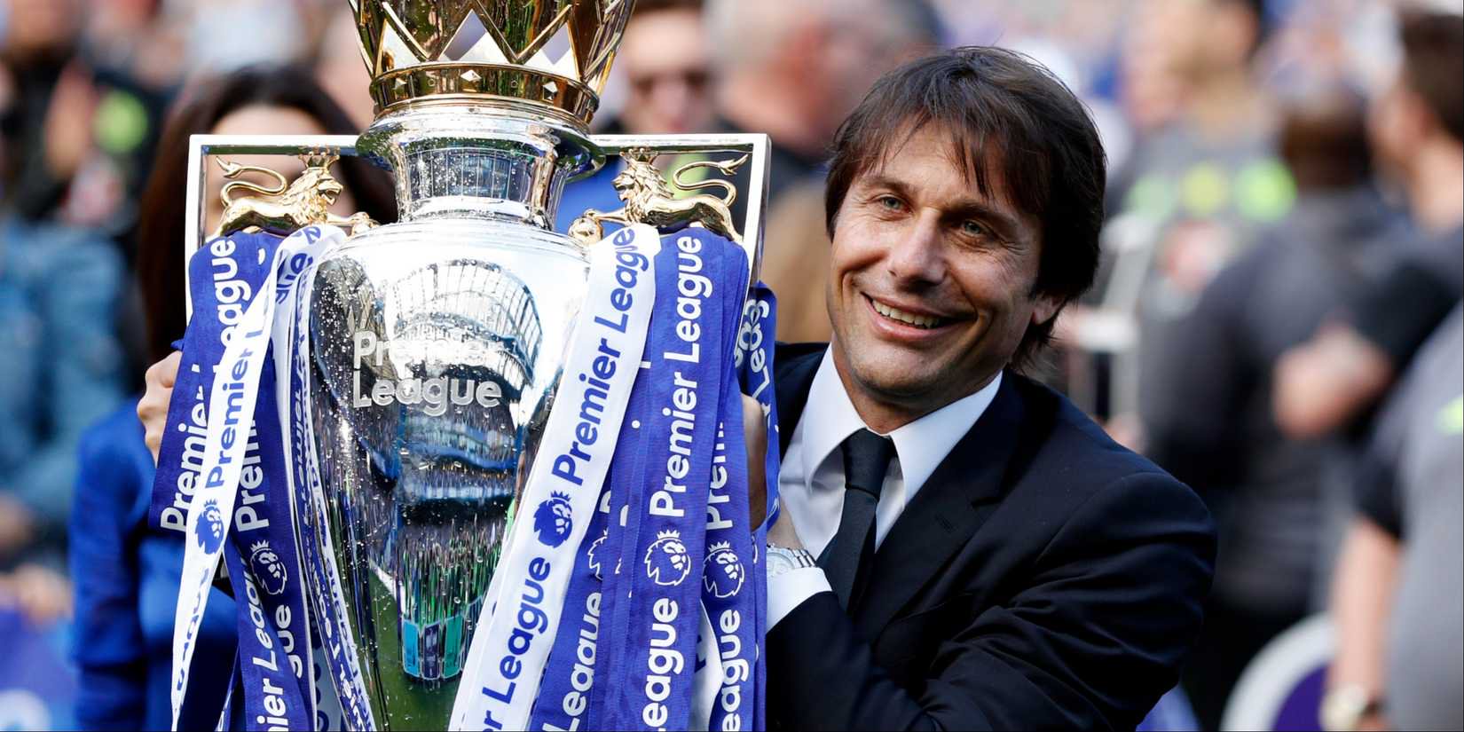 Antonio Conte with the Premier League trophy