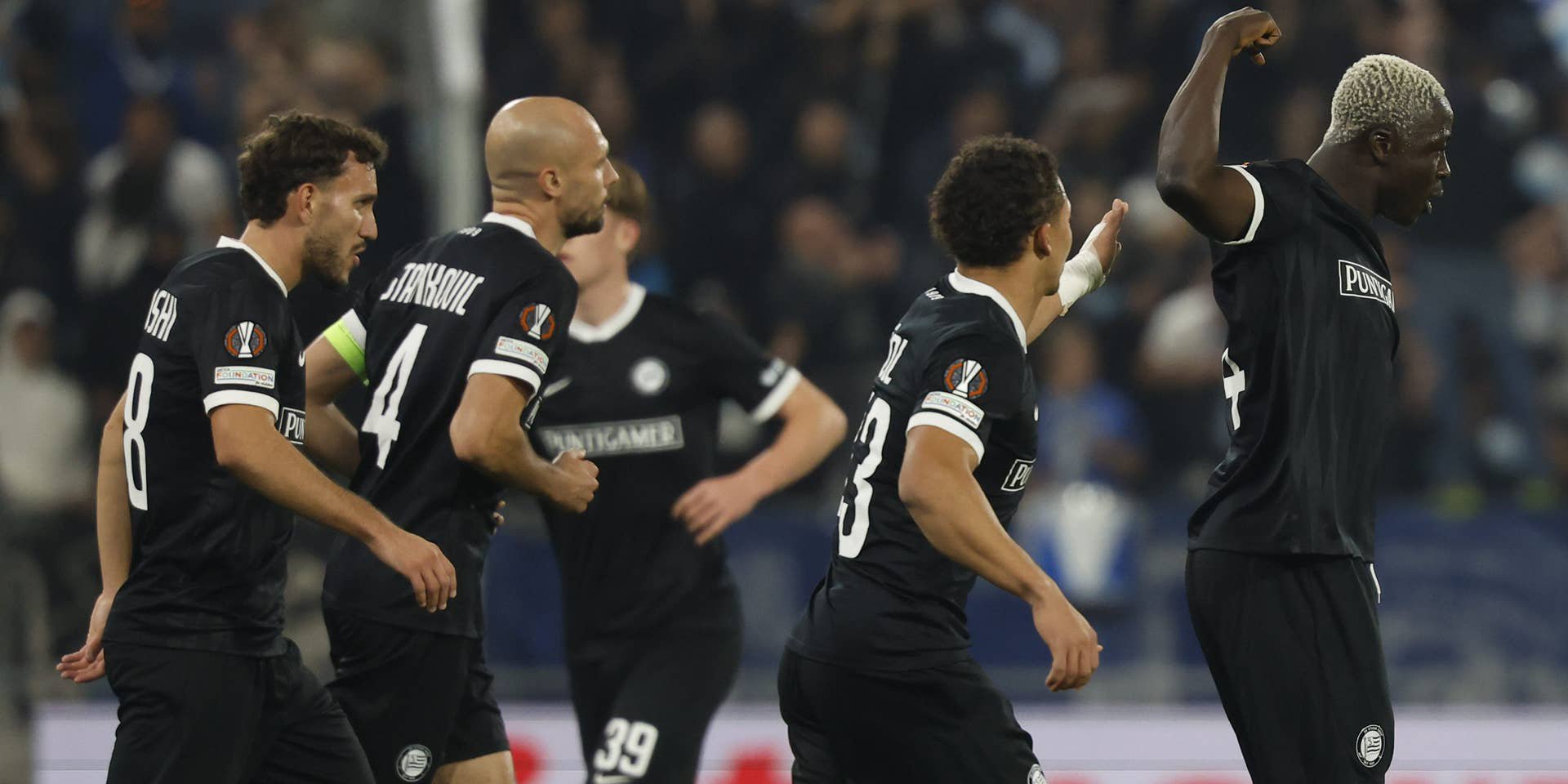 ABD0275_20261022 - GRAZ - ÖSTERREICH: Jubel bei Sturm Graz nach dem 1:0 durch Oumar Diakite (Sturm Graz /rechts) während der Europa League Begegnung zwischen SK Sturm Graz und Olympique Marseille am Donnerstag, 22. Oktober 2026, im Stadion Graz-Liebenau in Graz. - FOTO: APA/ERWIN SCHERIAU