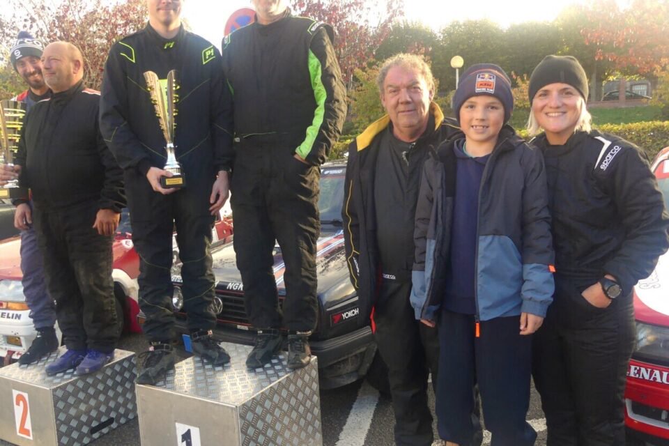 Les vainqueurs de la Porte normande en véhicules historiques sont montés sur les 3 marches du podium.