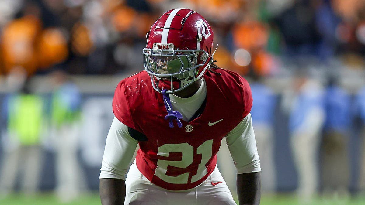 Dre Kirkpatrick Jr. #21 of Alabama looks on during a football game at Neyland Stadium.